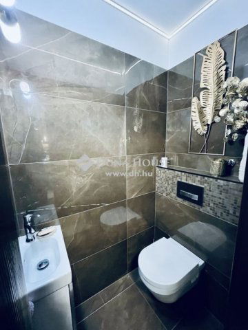 Eladó téglalakás, Budapesten, I. kerületben 239.9 M Ft, 3 szobás