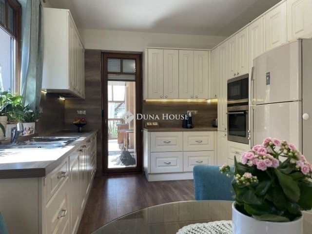 Eladó családi ház, Gödöllőn 229 M Ft, 5 szobás