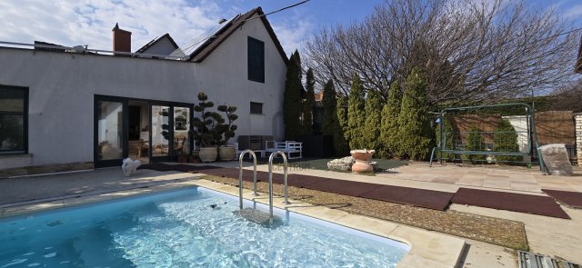 Eladó családi ház, Pakson 175 M Ft, 4 szobás