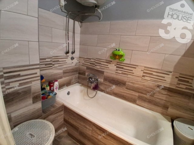 Eladó téglalakás, Kecskeméten 41.9 M Ft, 2 szobás