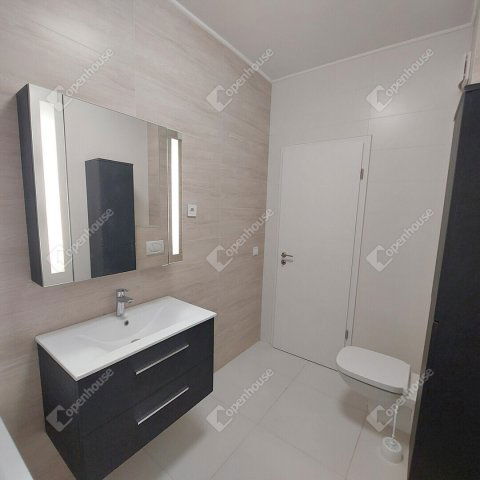 Kiadó téglalakás, albérlet, Tatabányán 250 E Ft / hó