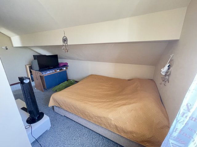 Eladó családi ház, Pakson 60 M Ft, 4 szobás