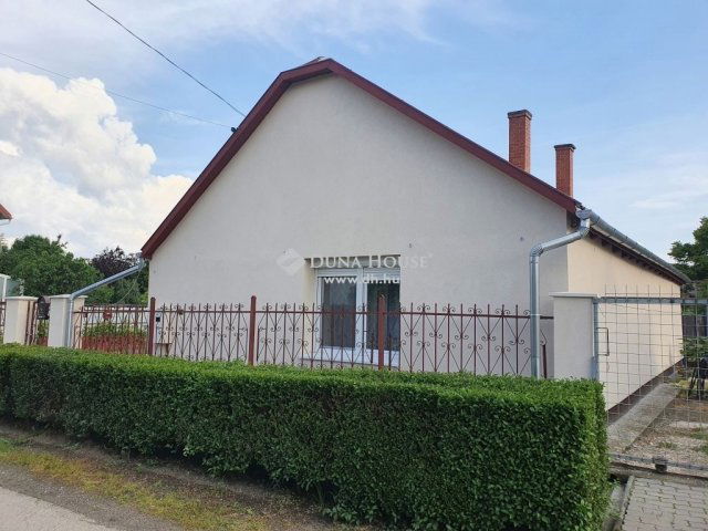Eladó családi ház, Nagykátán 45 M Ft, 2 szobás