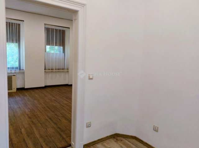 Eladó téglalakás, Vácon 47.9 M Ft, 1 szobás