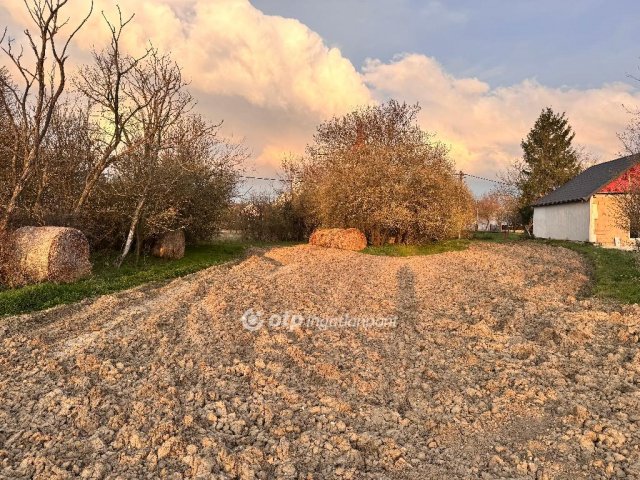 Eladó telek, Vadosfán 9 M Ft / költözzbe.hu