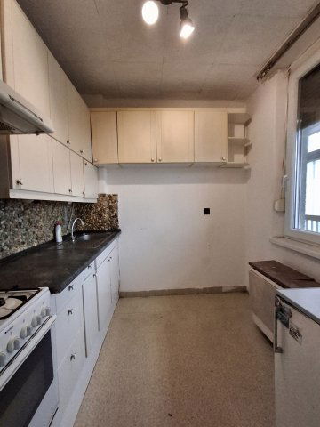 Eladó téglalakás, Szolnokon 27.9 M Ft, 2 szobás