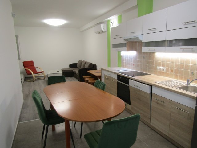 Kiadó téglalakás, albérlet, Debrecenben 240 E Ft / hó, 3 szobás