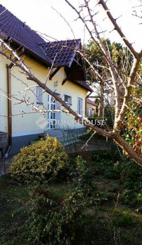 Eladó családi ház, Pétfürdőn 99 M Ft, 5+1 szobás