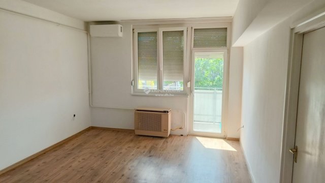 Eladó téglalakás, Zalaegerszegen 39 M Ft, 2 szobás