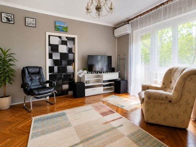 Eladó téglalakás, Pécsett 41.9 M Ft, 2 szobás
