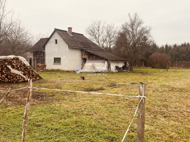 Eladó családi ház, Szentgotthárdon 49.6 M Ft, 4 szobás