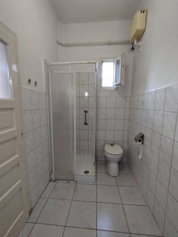 Eladó családi ház, Békéscsabán 37 M Ft, 3 szobás