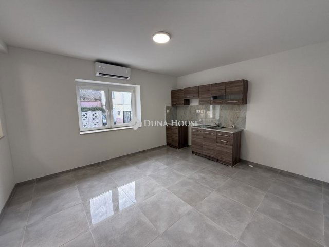 Eladó téglalakás, Tokodon, Temető utcában 45.9 M Ft, 2 szobás