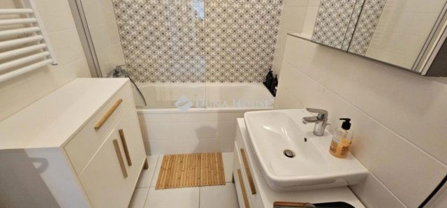 Eladó téglalakás, Budapesten, III. kerületben 144.9 M Ft