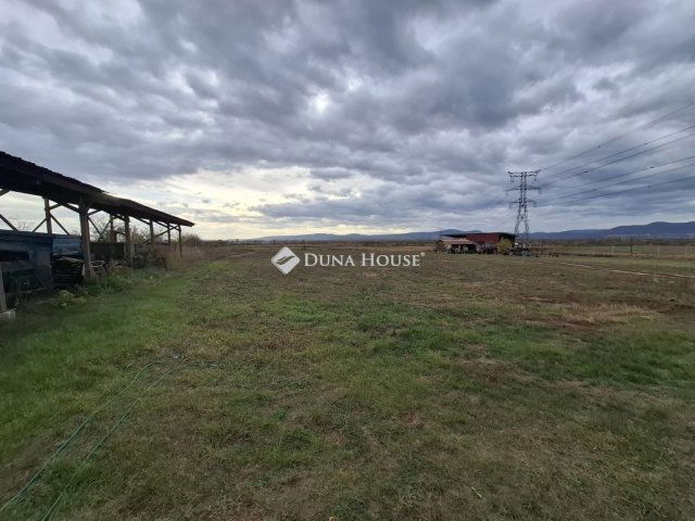 Eladó családi ház, Dunakeszin 105 M Ft, 2 szobás