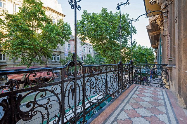 Kiadó téglalakás, albérlet, VI. kerületben, Nagymező utcában