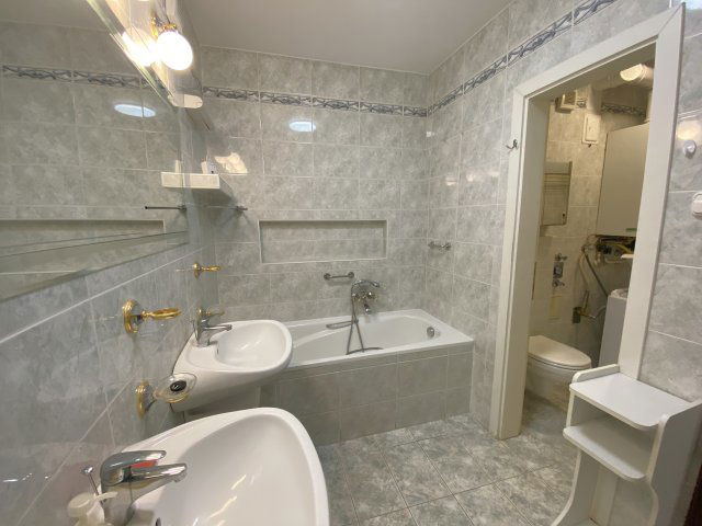 Eladó téglalakás, Kecskeméten 74.99 M Ft, 4 szobás