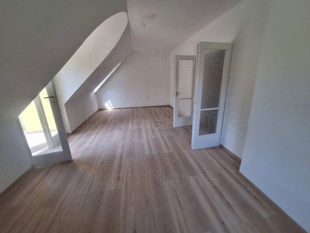 Eladó családi ház, Kaposváron 36.9 M Ft, 21 szobás