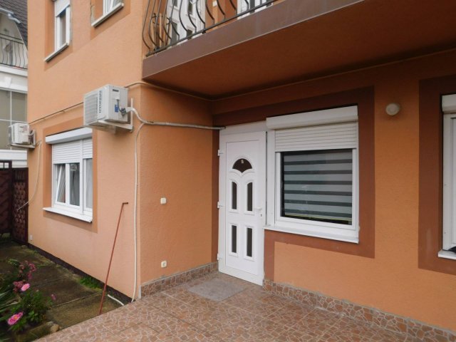 Eladó családi ház, Hévízen 108.433 M Ft, 2+6 szobás