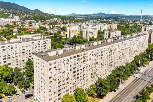 Eladó téglalakás, Budapesten, III. kerületben 58.7 M Ft
