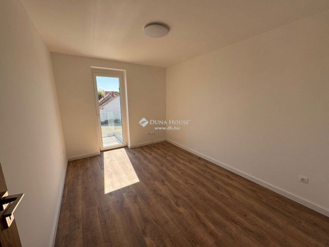 Eladó téglalakás, Nyíregyházán 75 M Ft, 3 szobás
