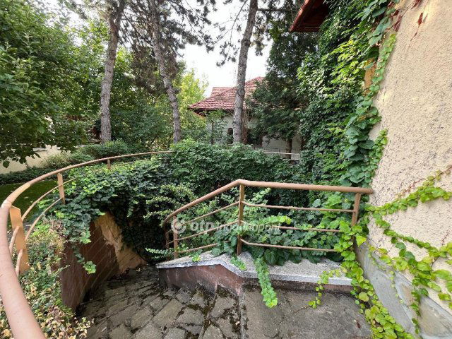 Eladó családi ház, Diósdon 194.5 M Ft, 8 szobás