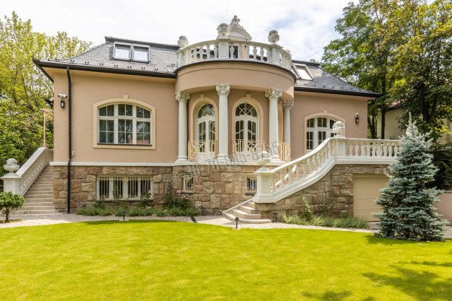 Eladó családi ház, Budapesten, II. kerületben 1300 M Ft