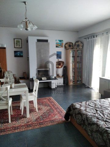 Eladó téglalakás, Székesfehérvárott 270 M Ft, 5 szobás