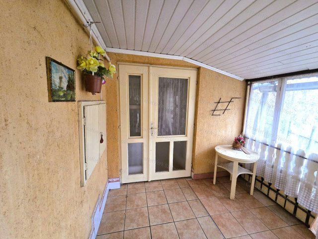 Eladó családi ház, Fegyverneken 15.99 M Ft, 2+1 szobás