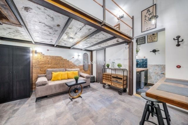 Eladó téglalakás, Budapesten, III. kerületben 46.9 M Ft