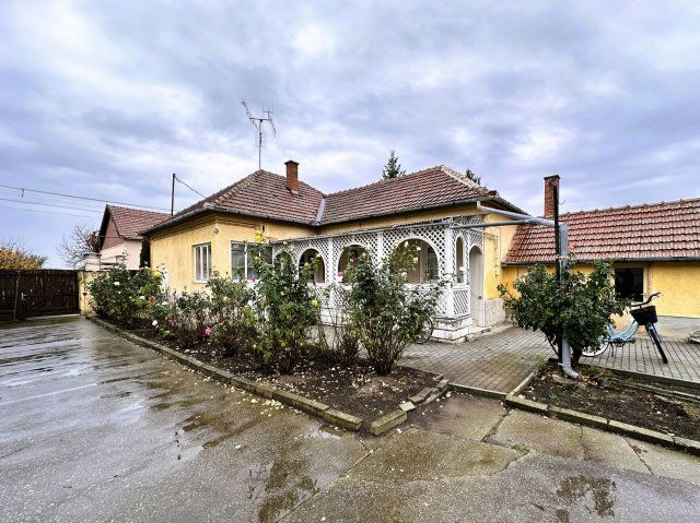 Eladó családi ház, Sarkadon 16 M Ft, 3 szobás