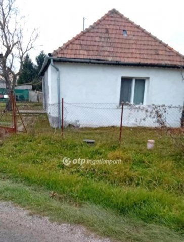 Eladó családi ház, Bátonyterenyén 9 M Ft, 1 szobás