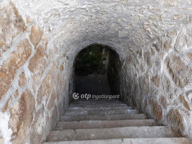 Eladó ipari ingatlan, Solymáron 330 M Ft / költözzbe.hu