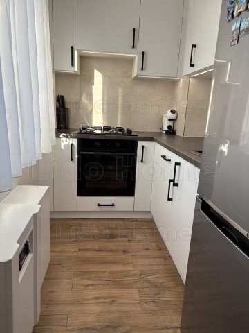 Eladó téglalakás, Herenden 49 M Ft, 1 szobás