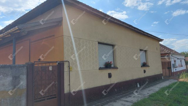 Eladó családi ház, Almáskamaráson 13.9 M Ft, 4 szobás