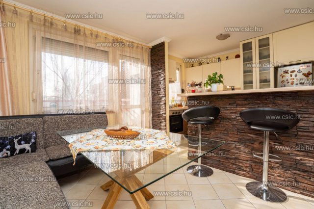 Eladó panellakás, Budapesten, III. kerületben 120 M Ft, 3 szobás