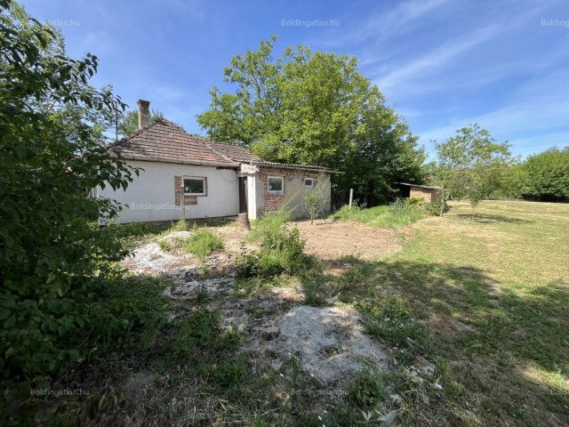 Eladó családi ház, Kaposváron, Nyugativánfa utcában 14.9 M Ft