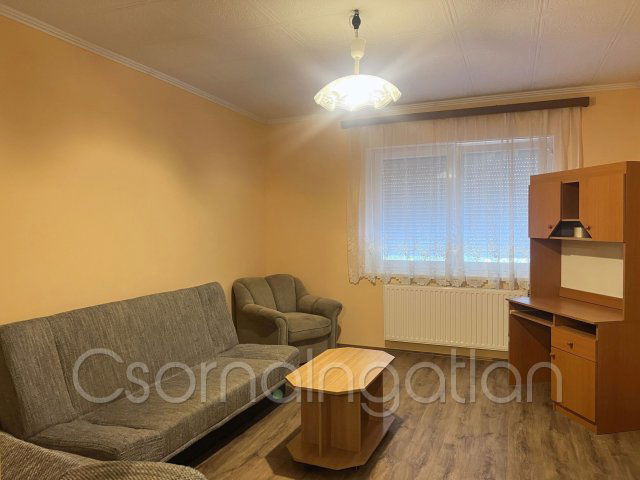 Kiadó téglalakás, albérlet, Csornán 150 E Ft / hó, 2 szobás