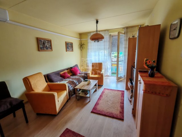 Eladó panellakás, Debrecenben 49.9 M Ft, 1+1 szobás