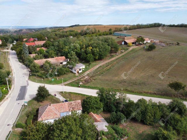 Eladó családi ház, Lullán 45 M Ft, 3 szobás