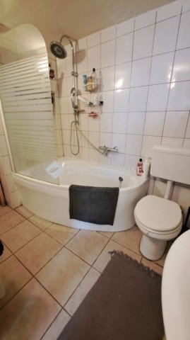 Eladó családi ház, Vecsésen 82.9 M Ft, 4 szobás