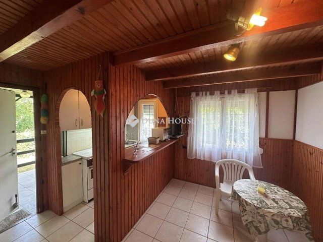 Eladó nyaraló, Gombán 29.9 M Ft, 2 szobás / költözzbe.hu