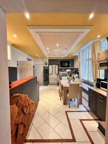 Eladó családi ház, Tatabányán 87 M Ft, 6 szobás