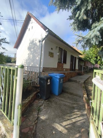 Eladó családi ház, Olaszon 34.99 M Ft, 6 szobás