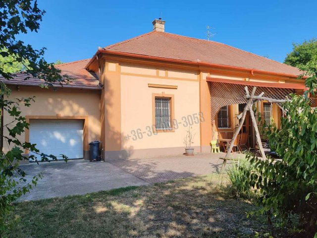 Eladó családi ház, Mosonmagyaróváron 240 M Ft, 5 szobás