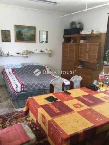 Eladó családi ház, Szegeden 289 M Ft, 6 szobás