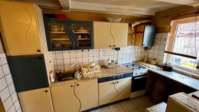Eladó családi ház, Egerben 24.9 M Ft, 3 szobás