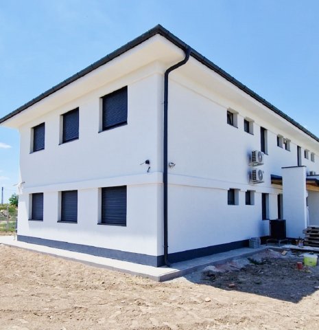 Eladó téglalakás, Cegléden 65 M Ft, 4 szobás