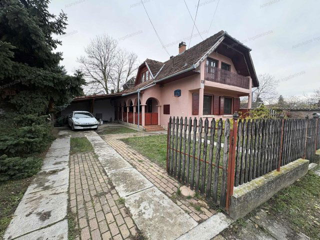 Eladó téglalakás, Gyulán 25.25 M Ft, 2 szobás