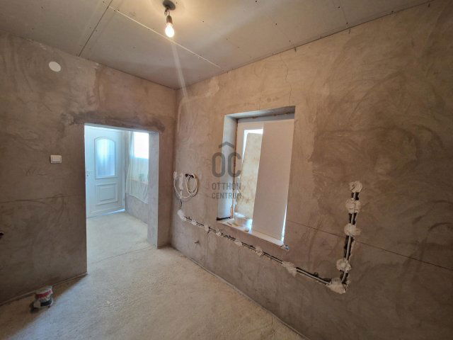 Eladó családi ház, Abonyban 21.9 M Ft, 2 szobás